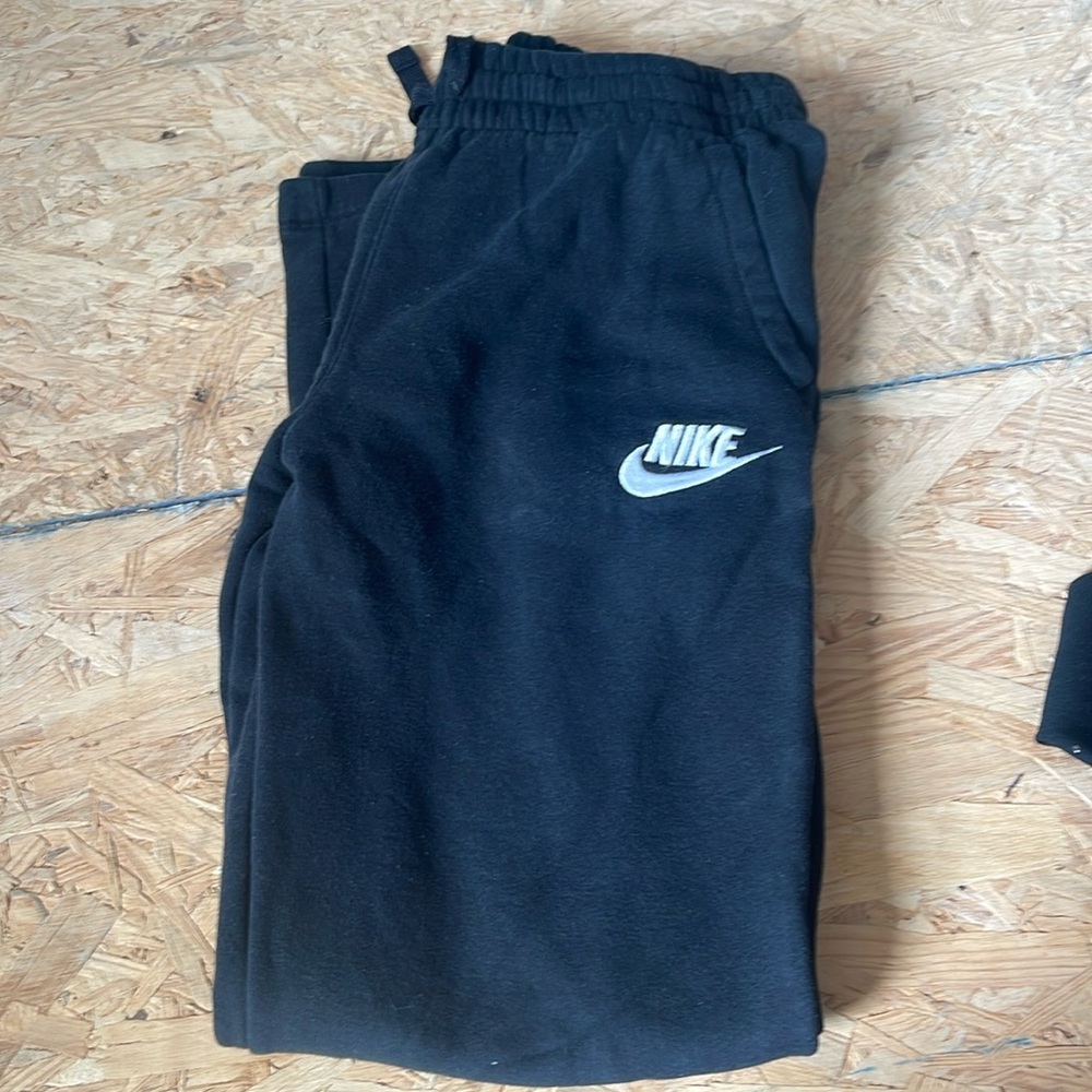 Black Nike sweatpants